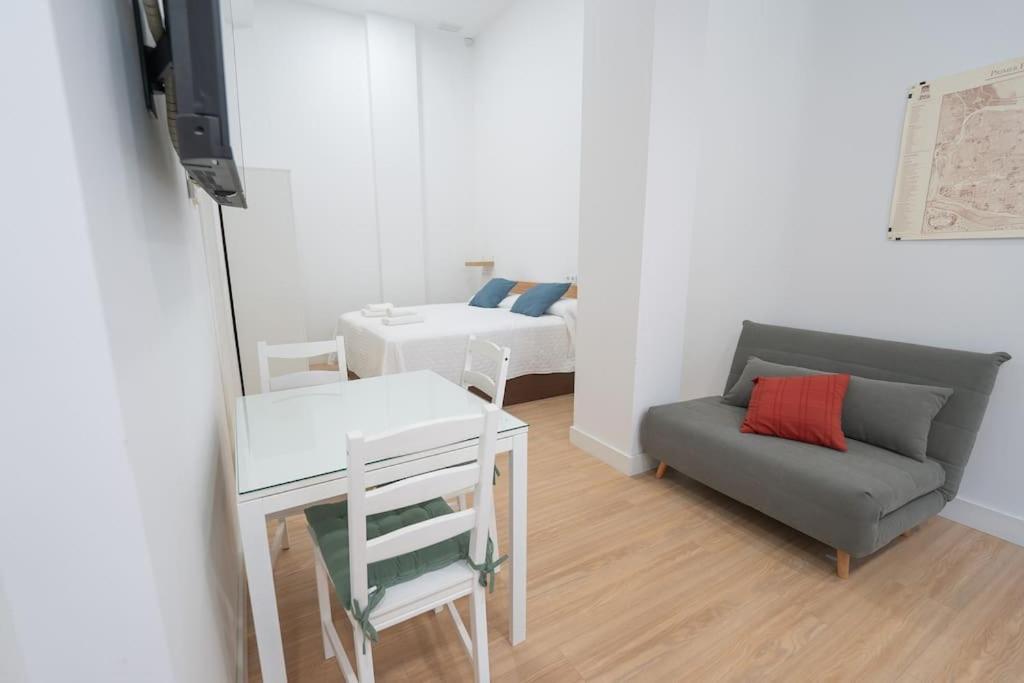 Estudio A Estrenar En San Bernardo 세비야 외부 사진